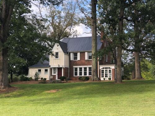 2400 Westover Dr, Danville, VA 24541-5436