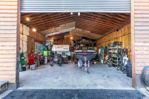 8675 Riv Rd, Truckee CA  exterior