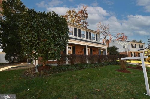 6153 Roxbury Ave, Springfield VA  22152-1625 exterior