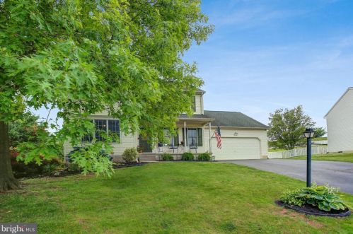 664 Harvest Dr, York, PA 17404-7805
