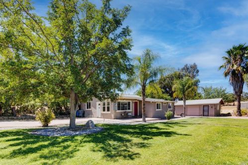 7461 Paddon Rd, Vacaville, CA 95688-9651