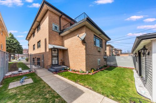 341 Yates Ave, Calumet City, IL 60409-1598