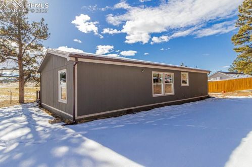 213 Circle Dr, Twin Rock, CO 80816-7089