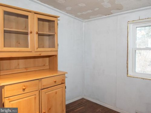 2122 Millcreek Rd, Lancaster PA  17602-4749 exterior