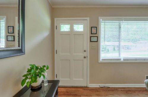 573 Robin Ln, Marietta, GA 30067-7045