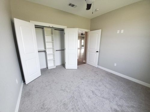 233 Shannon St, Angleton TX 77515 exterior