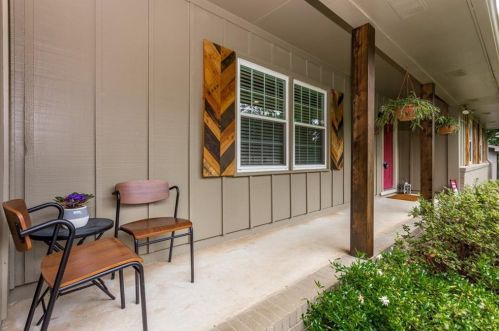 6889 Lockridge Dr, Atlanta GA  30360-1514 exterior