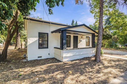 129 2nd Ave, Chico, CA 95926-3376