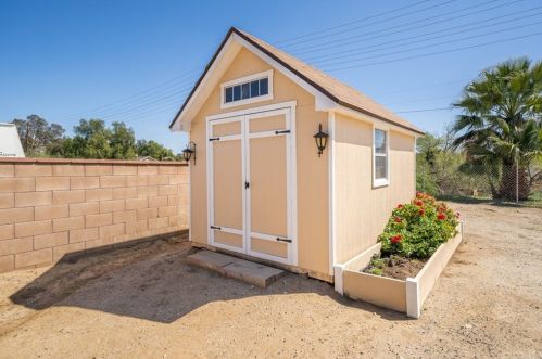 19063 Spalding Ave, Riverside CA  92508-9417 exterior