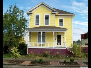 215 7th Ave, Albany, OR 97321-2943