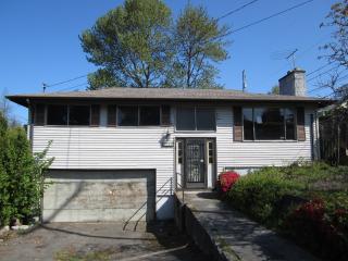 1400 Myrtle St, Seattle, WA 98106-1950