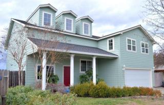 2587 Paloma Ave, Medford, OR 97504-4720