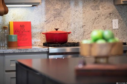 328 Gold Mine Dr, San Francisco CA  94131-2157 exterior