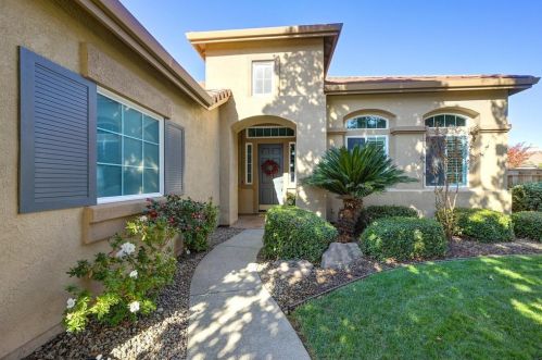 3141 Shelter Cove Ln, Elk Grove, CA 95758-4654