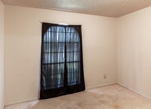 1808 Lake Shore Ct, Fort Worth TX  76103-1512 exterior