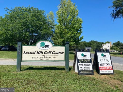 384 Turnberry Dr, Charles Town WV  25414-3930 exterior