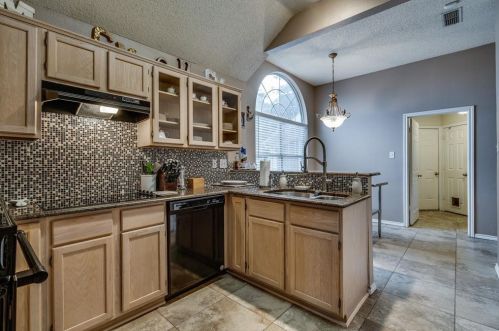 7624 Arbor Ridge Ct, Fort Worth TX  76112-4535 exterior