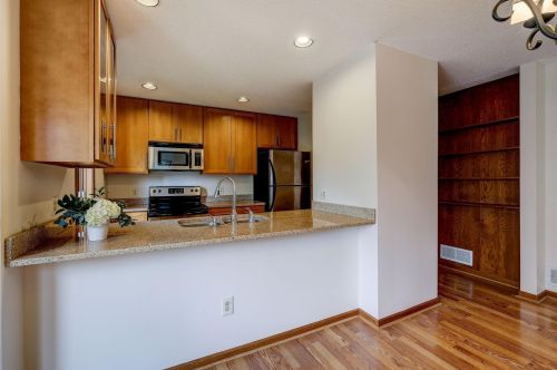 597 Holly Ave, Saint Paul MN  55102-2209 exterior