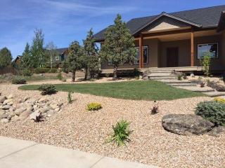 3644 Cascade Vista Dr, Eagle Crest OR  97756-5002 exterior