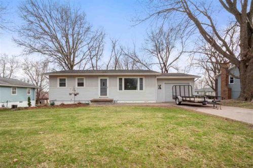 207 11th St, Wellman IA  exterior