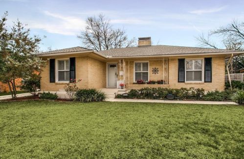 6720 Blessing Dr, Dallas TX  75214-2543 exterior