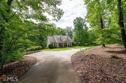 150 Roberts Creek Ln, Clarkesville, GA 30523-2335