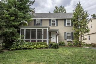 211 Cassingham Rd, Columbus OH  43209-1036 exterior