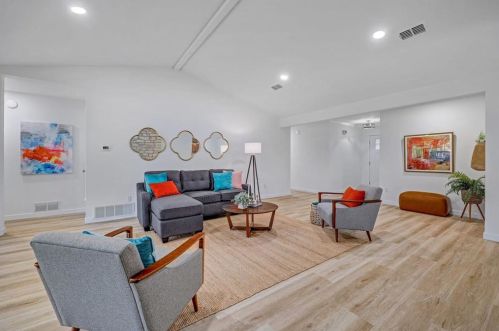 11903 Bobcat Trl, Austin TX  exterior