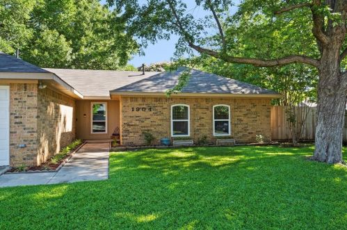 1904 Rosebud Ct, Lewisville, TX 75028-1266