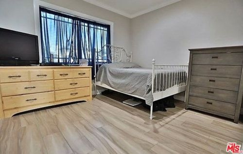 2023 Hickory St, Santa Ana CA 92707-2909 exterior