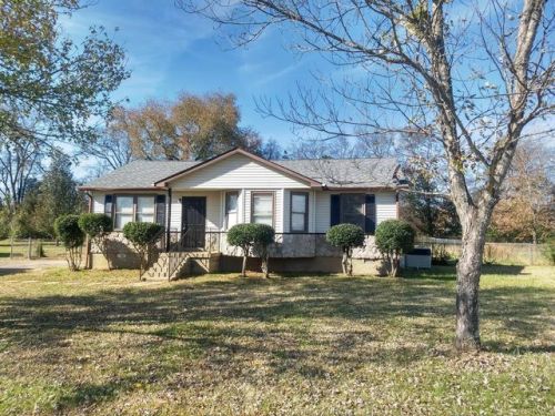 7009 Corner Dr, Murfreesboro, TN 37129-8234