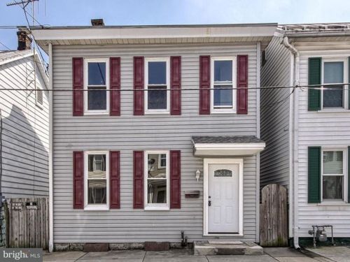 156 Penn St, Carlisle PA  17013-2434 exterior