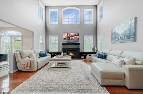 2 Donlavage Way, Town Center, NJ 07052-6609
