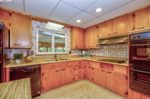1025 Batavia Ave, Livermore, CA 94550-5516