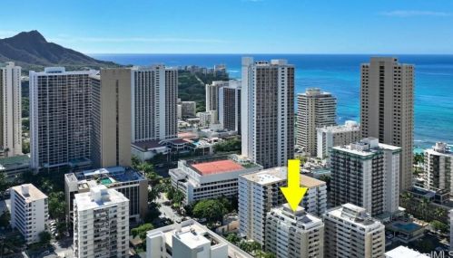 2463 Kuhio Ave, Honolulu HI  96815-3361 exterior