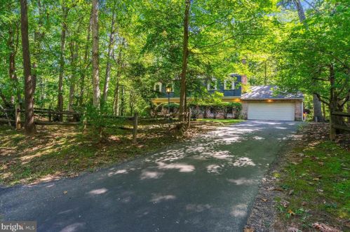 2403 Bugle Ln, Herndon, VA 20191-2603