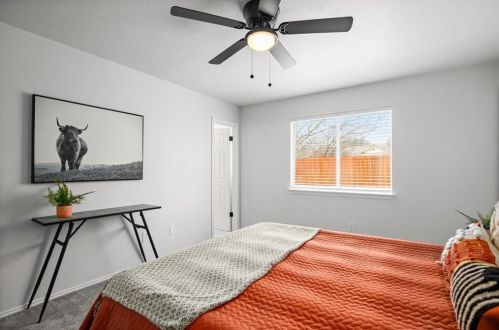 193 Spg Br Loop, Uhland TX 78640-5365 exterior