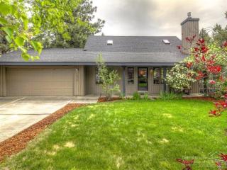 2826 Lotno Dr, Bend OR  97701-5844 exterior