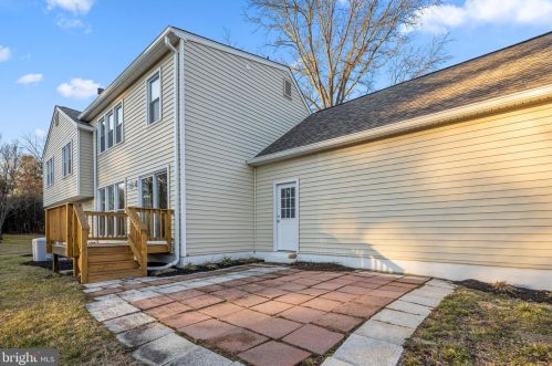 5002 Ten Mills Rd, Columbia MD  21044-1539 exterior