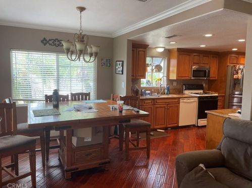 1622 Windsor Pl, Glendora, CA 91740-5634