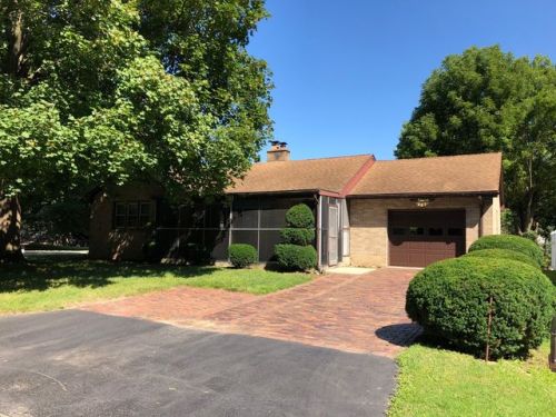 321 Park St, Nelson, IL 61021-1544