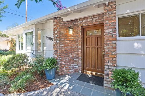 1795 Hamilton Ave, Palo Alto, CA 94303-3006