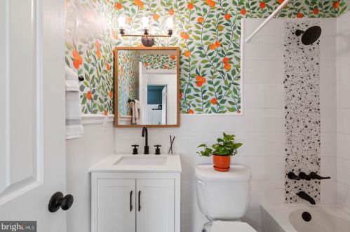 6431 Franconia Ct, Springfield VA  22150-1204 exterior