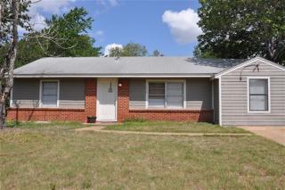 304 Foch St, Bryan TX  77801-3955 exterior