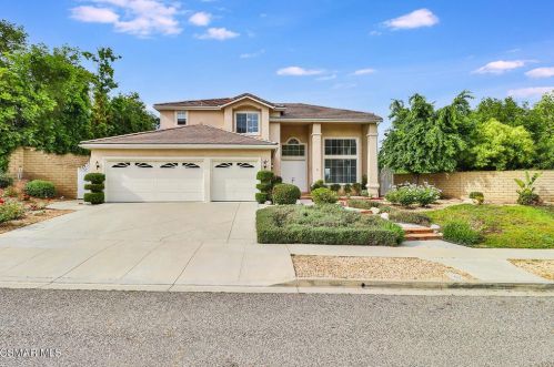 15 Mollison Dr, Simi Valley, CA 93065-5382