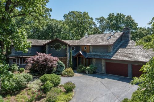 215 Inverway, Palatine, IL 60067-4415