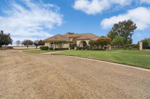 9790 Harney Ln, Lodi, CA 95240-9475