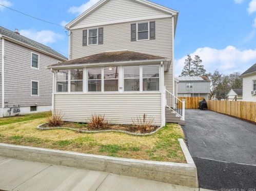 21 Morton St, Norwalk, CT 06854-2634