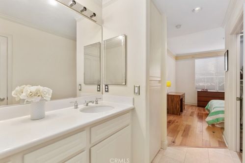 3305 Ladrillo Aisle, Irvine CA  92606-0821 exterior