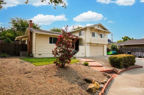 1948 Victoria Ct, Fairfield, CA 94533-3630